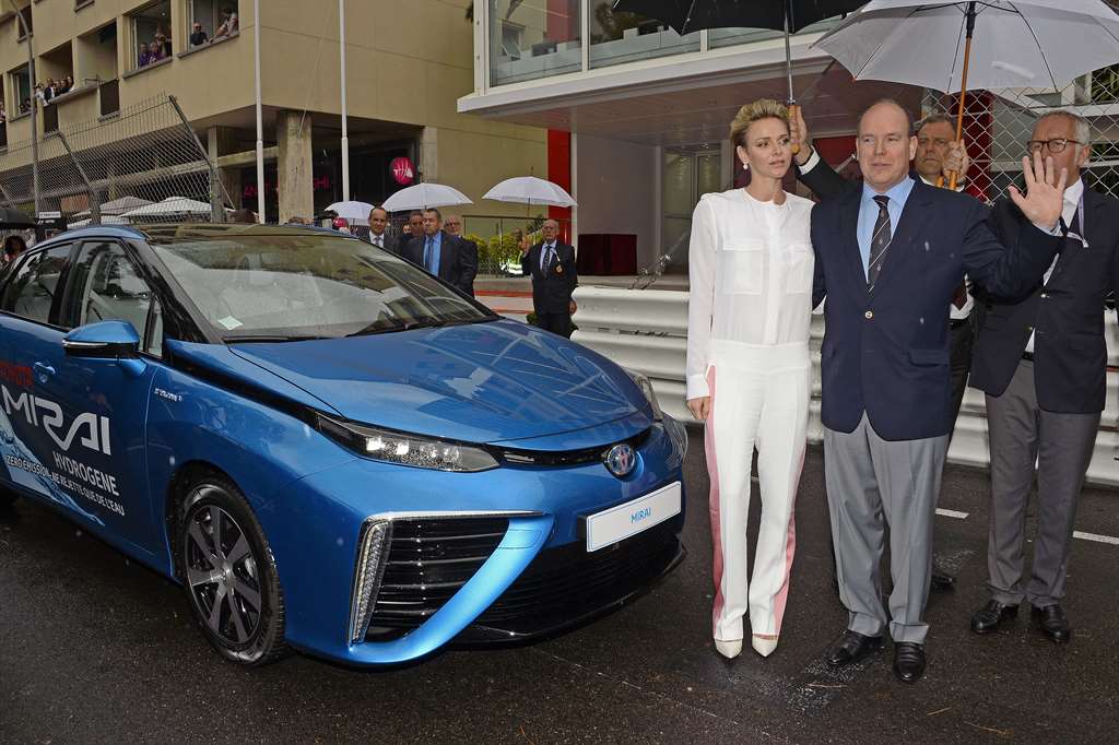 albert-herceg-monaco-grandprix-toyota-mirai-autoaddikt