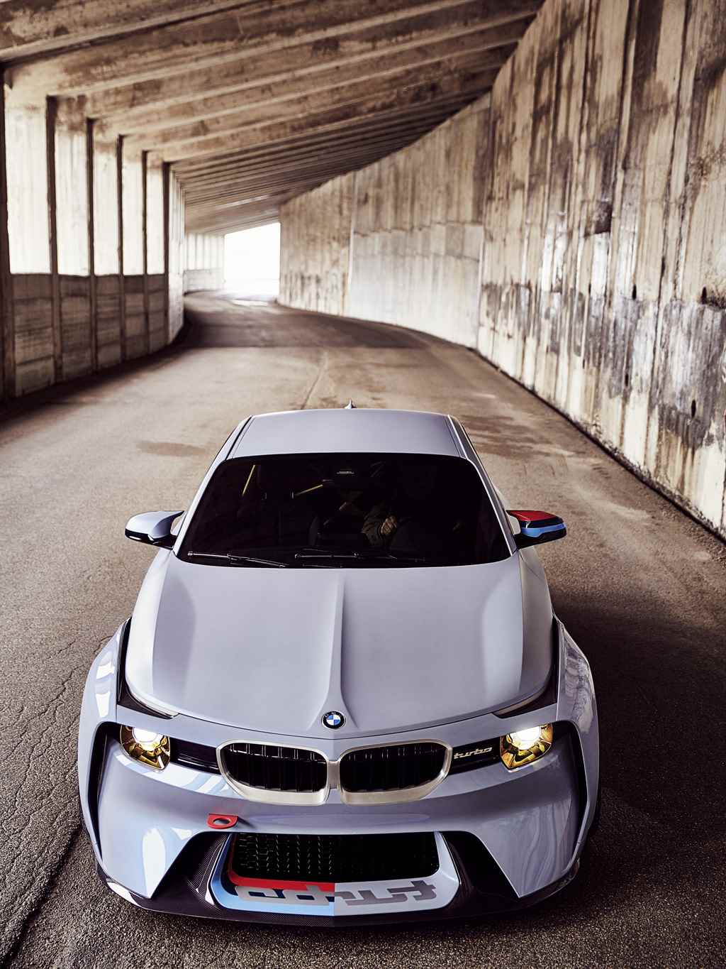 bmw-2002-hommage-autoaddikt-2