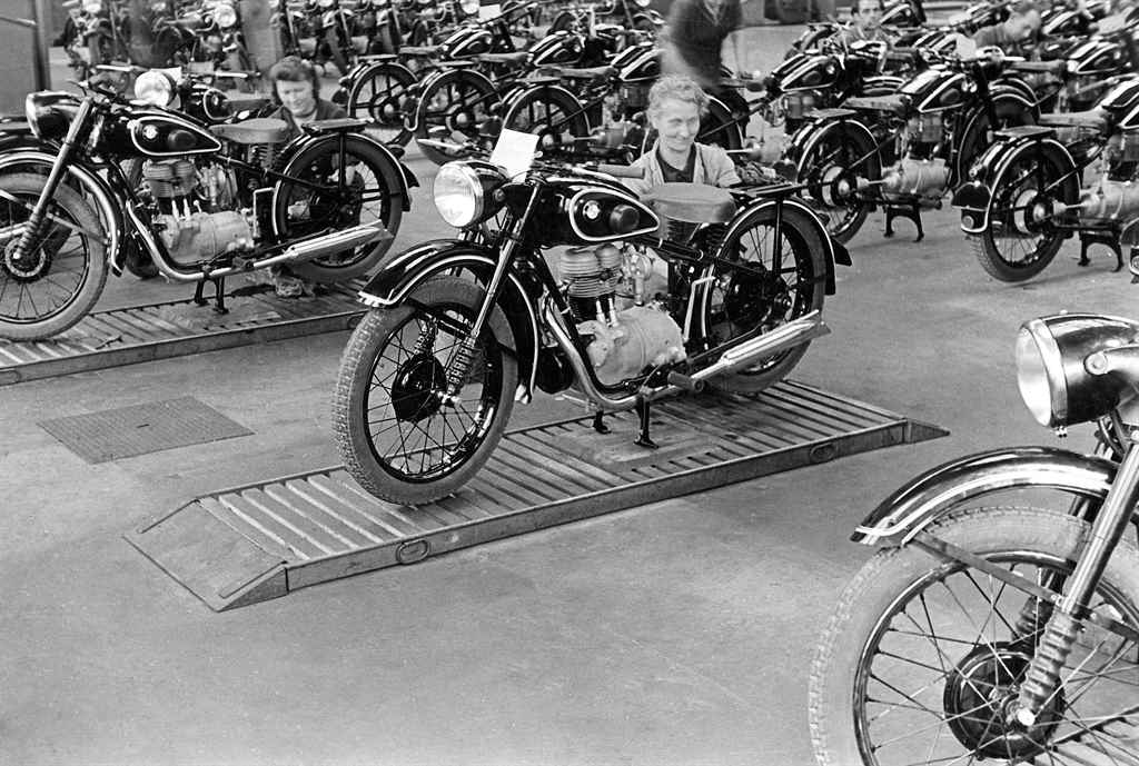 bmw-r24-1948-100-eves-a-bmw-autoaddikt