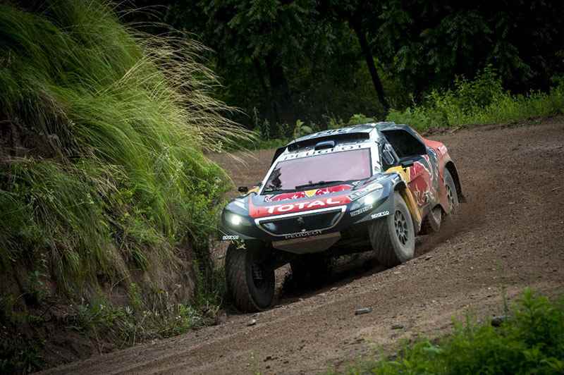 dakar-2016-peugeot-2008dkr-autoaddikt