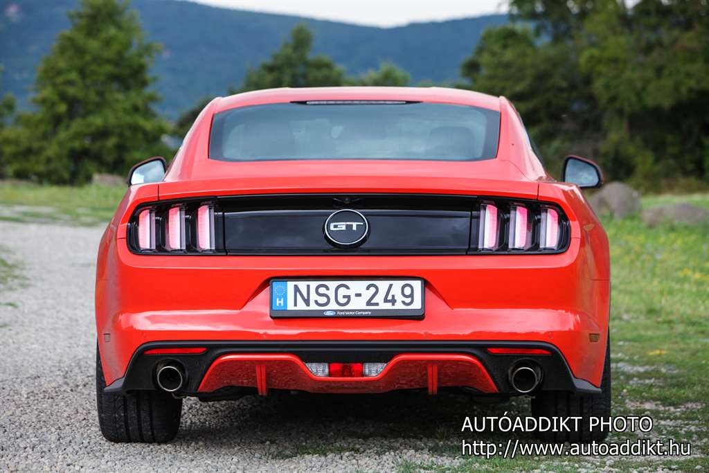 Teszt Ford Mustang Gt 5 0 Fastback M6 Muscle Car Csupa Nagybetuvel Autoaddikt