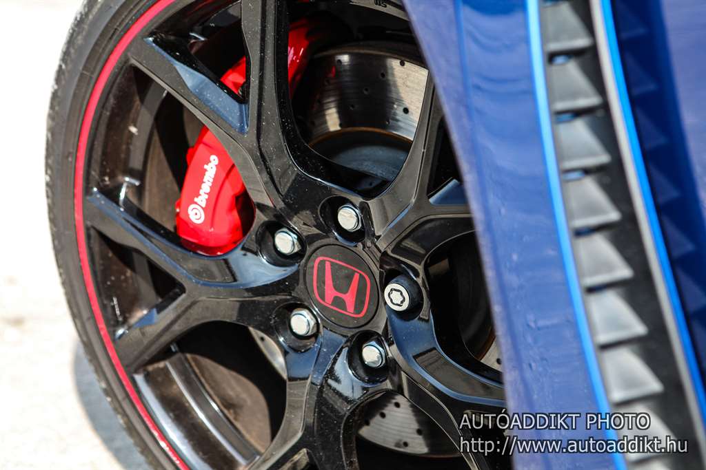 honda-civic-type-r-gt-turbo-teszt-2016-autoaddikt-009