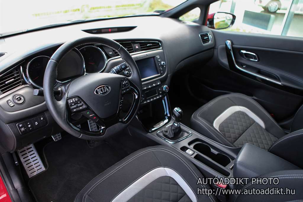 kia-ceed-1-0-tgdi-gt-line-teszt-autoaddikt-009