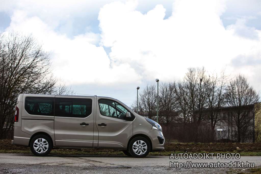 opel-vivaro-tour-1-6-twinturbo-cdti-teszt-autoaddikt-006