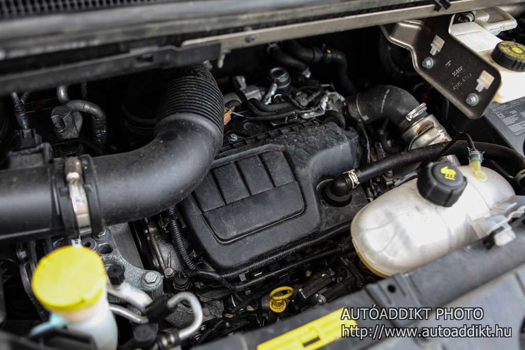 opel-vivaro-tour-1-6-twinturbo-cdti-teszt-autoaddikt-013