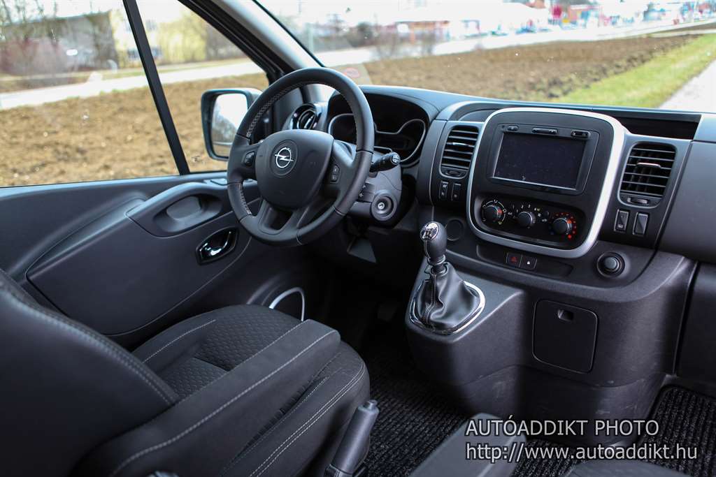 opel-vivaro-tour-1-6-twinturbo-cdti-teszt-autoaddikt-019