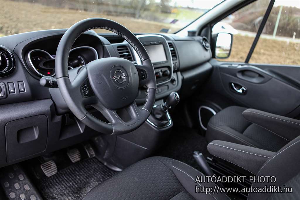 opel-vivaro-tour-1-6-twinturbo-cdti-teszt-autoaddikt-023