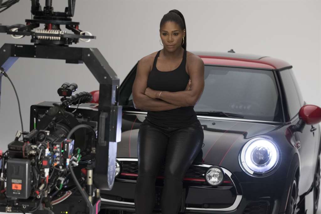 serena-williams-mini-defy-labels-kampany-2016-autoaddikt