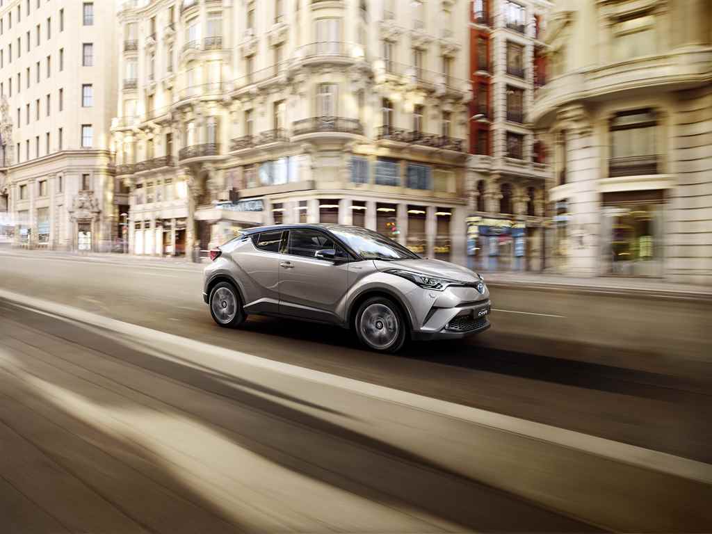 toyota-c-hr-belso-kulso-autoaddikt-007