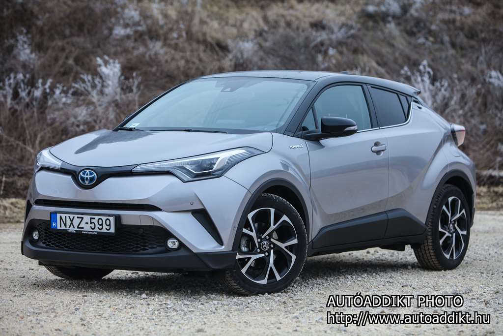 Teszt Toyota C Hr 1 8 Hybrid Dynamic Kedvesen Es Divatosan Formabonto Autoaddikt