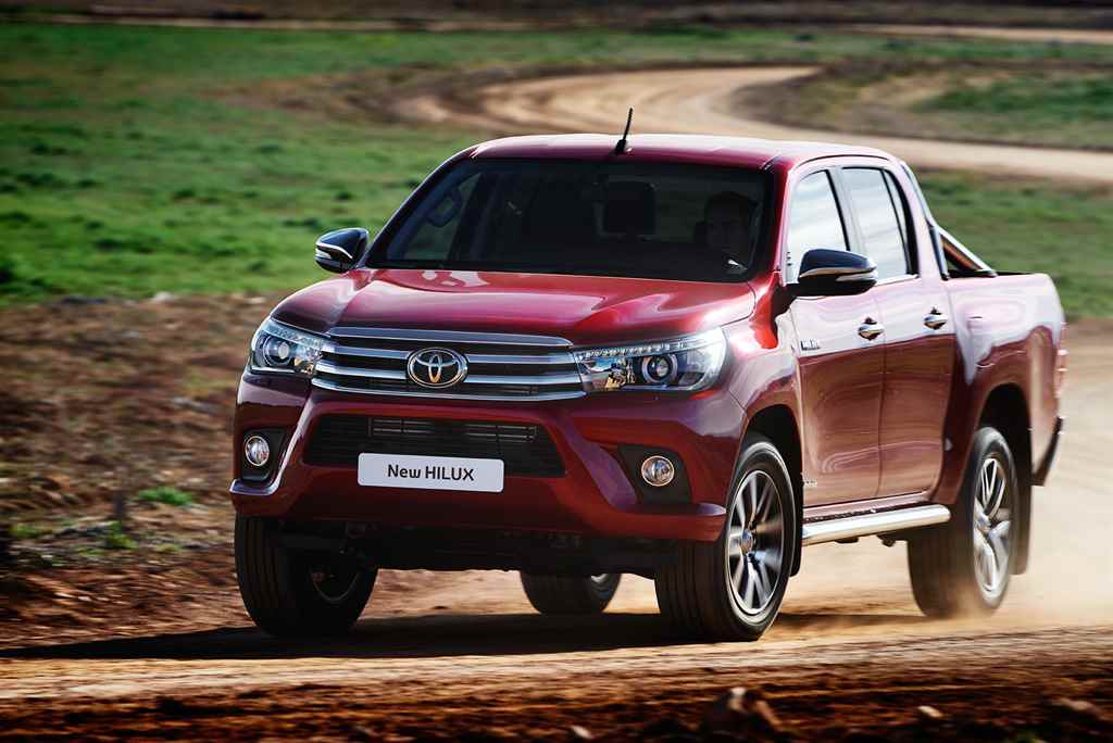 toyota-hilux-2016autoaddikt-004