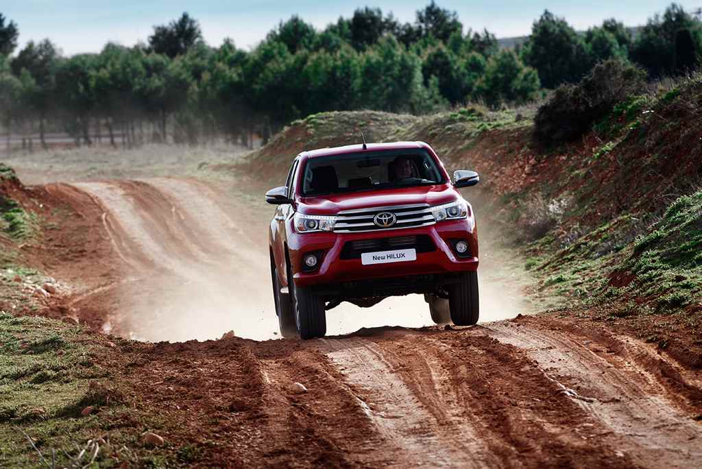 toyota-hilux-2016autoaddikt-006