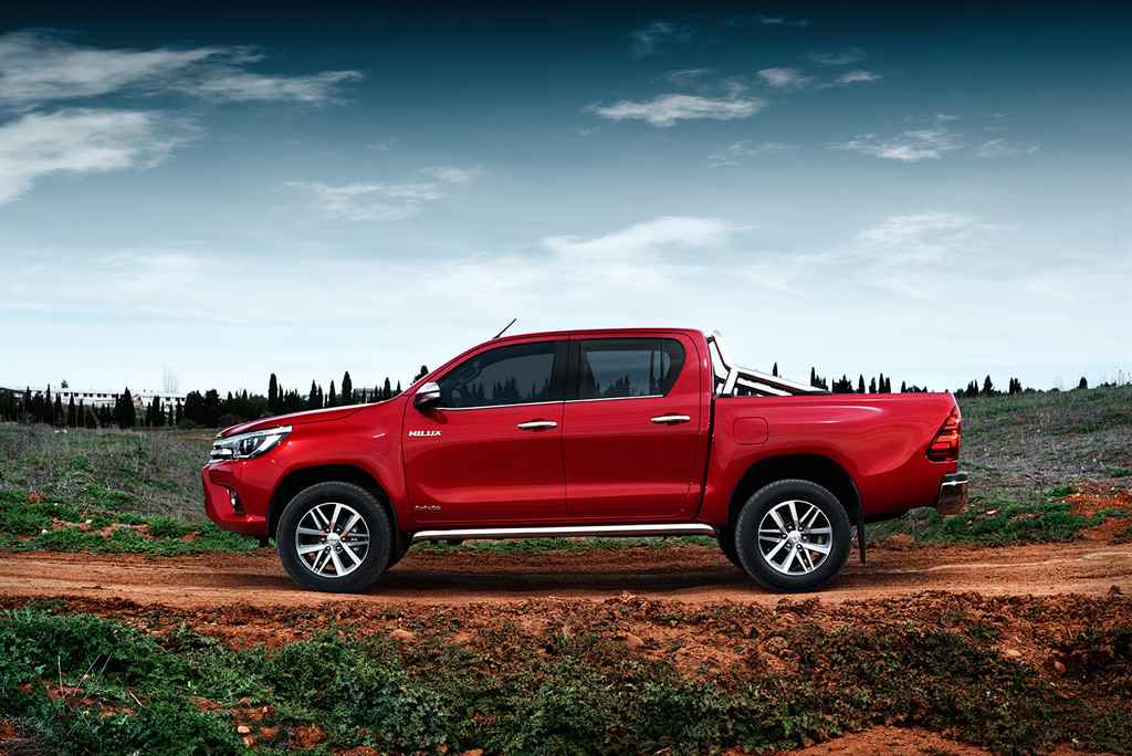 toyota-hilux-2016autoaddikt-008