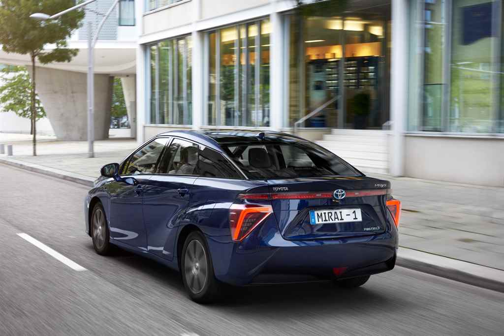 toyota-mirai-2016-zold-autoaddikt-1