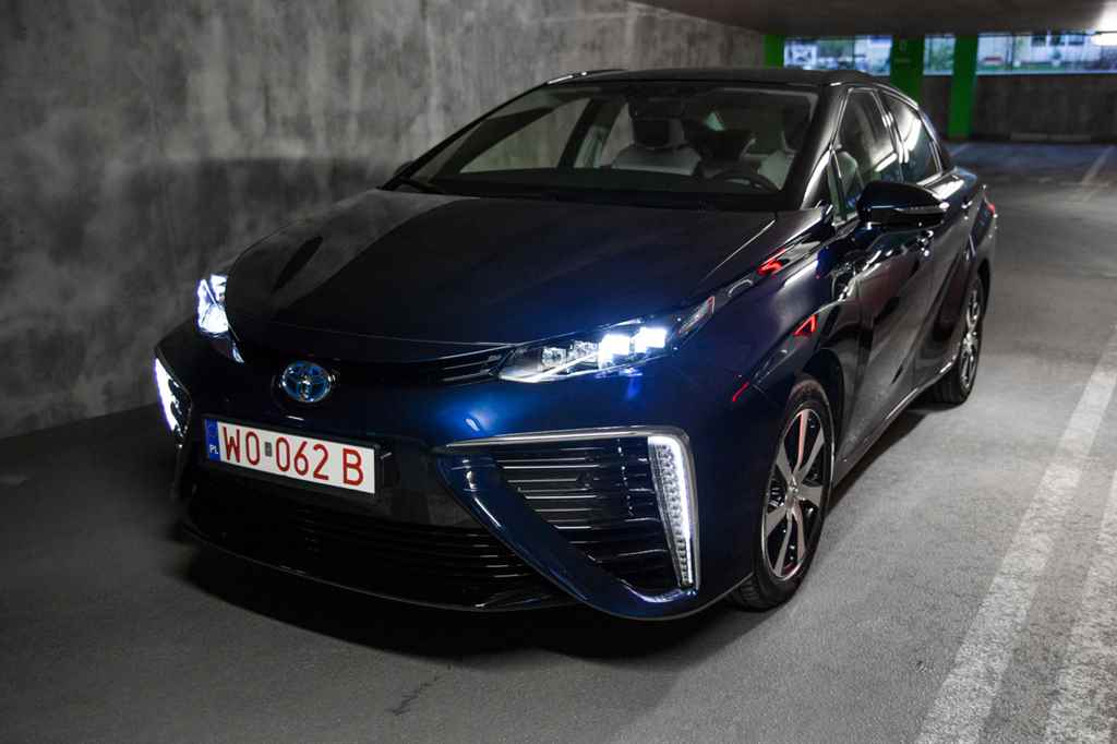 toyota-mirai-lengyelorszag-autoaddikt-002