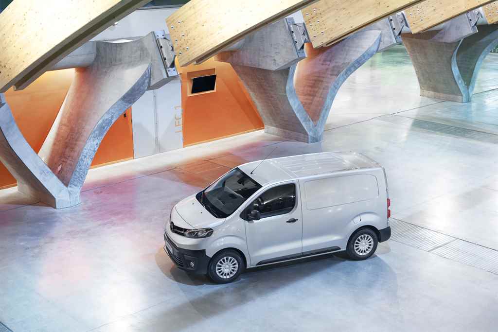 toyota-proace-van-2016-autoaddikt-005