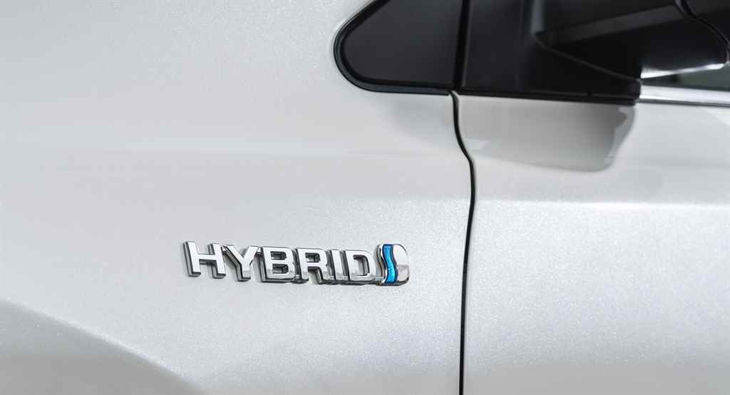 toyota-rav4-hybrid-2016-autoaddikt-005