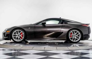 Elkelt a világ egyik legkülönlegesebb Lexus LFA modellje, amelyből mindössze csak egyet gyártottak