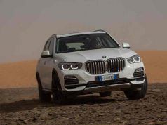 Az új BMW X5 sivatagi környezetben is bizonyíthatta kikezdhetetlen terepjáró képességét