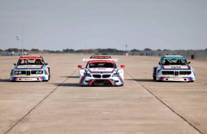 Jubileumi versenycsíkok a BMW RLL csapatának autóin