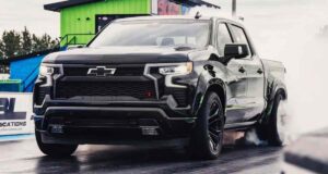 675 lóerős utcai szörnyeteg lett a Chevrolet Silverado – itt a Black Widow SR