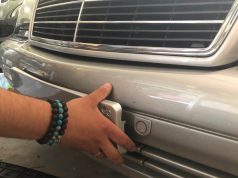 1997 Mercedes-Benz W140 S420: gyári rendszámtáblatartó beszerzése, felrakása