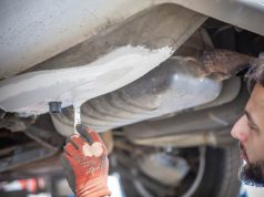 1997 Mercedes-Benz S420 W140: hátsó vezetőoldali vízelvezető korrekciója a CVH Autószerviz és karosszériaműhelyben