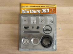 DeAgostini Wartburg 353 1:8 építés – 3. lapszám: bal első kerék+gumiabroncs, kormánykerék, kormányrúd
