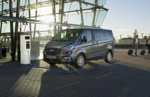 Ford Tourneo Custom plug-in hybrid: egyedülálló kategóriájában