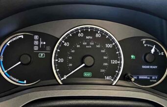 Elfogytak a számok: egymillió mérföldet futott ez a Lexus