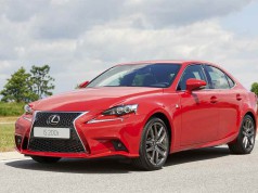 Kétliteres benzines turbómotor a Lexus IS 200t modellben