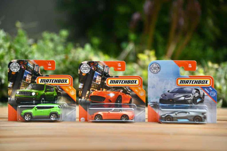 Matchbox: MB1199 2019 Jeep Renegade, MB1012 Mazda MX-5 Miata, MB1211 2018 Bugatti Divo