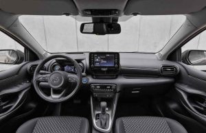 Mazda2 Hybrid: bemutatták a márka teljesen öntöltő hibrid modelljét
