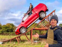 Egy autós vlogger megpróbált lenullázni egy Toyota Hilux-ot, de nem sikerült neki
