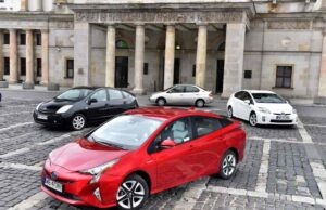 Életműdíjjal tüntette ki a Toyota Priust a legismertebb brit autós lap