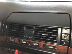 A0005427523 első középső (jobb oldali) PTS/PDC visszajelző N000000008141 izzójának cseréje az 1997-es Mercedes-Benz S420 W140-en